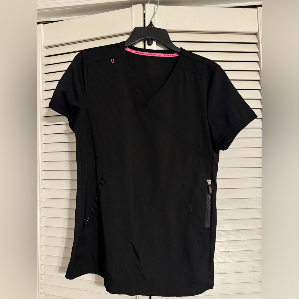 Medium Black Koi Scrub Top & Bottom